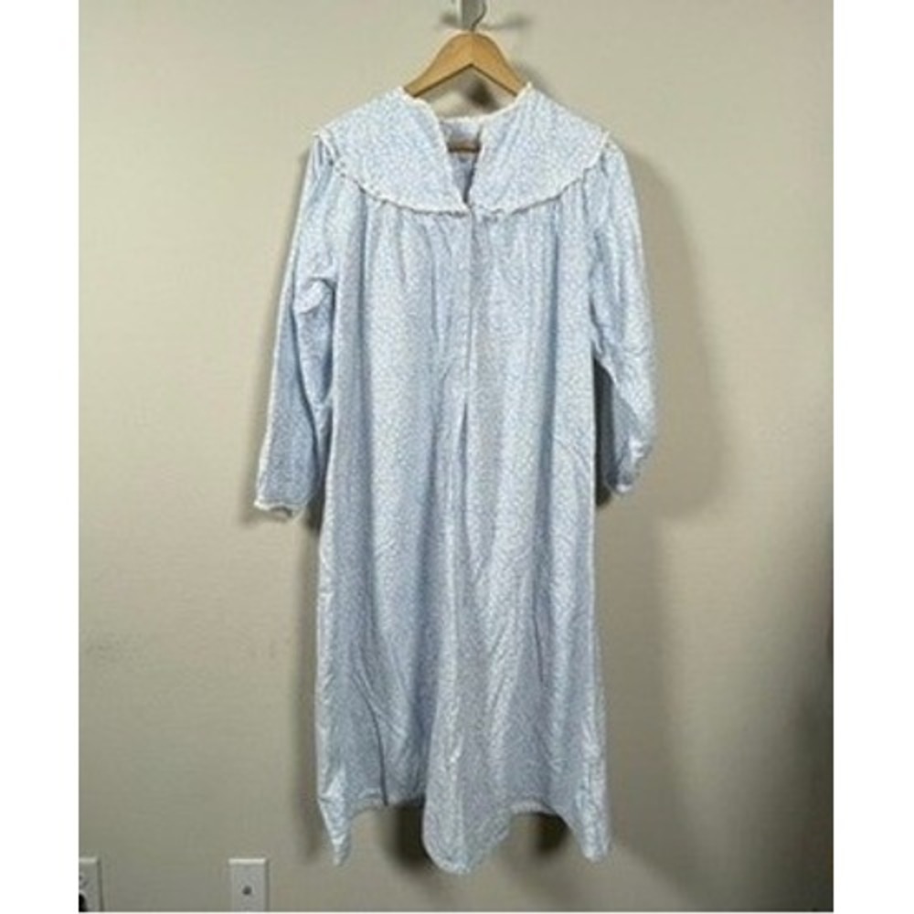 Lanz of Salzburg Nightgown Women Medium Blue Floral Cotton Flannel Vintage Lace